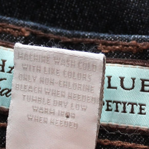 Charter Club Straight Leg Size 4P Short High Waist Tummy Slimming Dark Jeans EUC - Picture 5 of 5